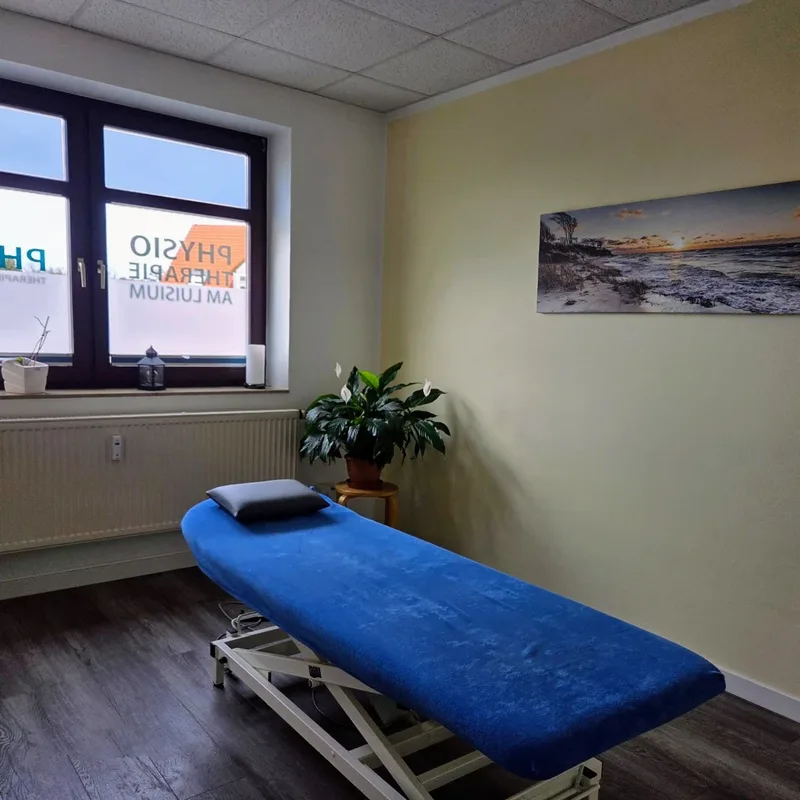 Behandlungsraum der Physiotherapie am Luisium